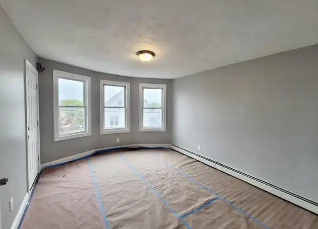 Property at 884 Main St, Pawtucket, RI, 02860, 3 beds, 1 bath, [object Object]