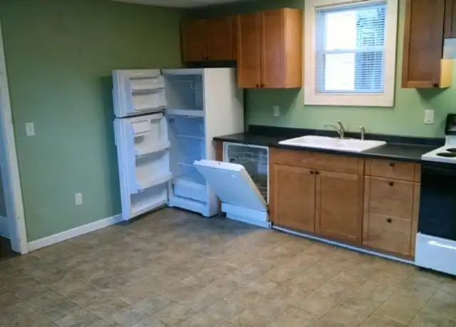 Property at 97 Parkview Ave Apt 1, Bangor, ME, 04401, 2 beds, 1 bath, [object Object]