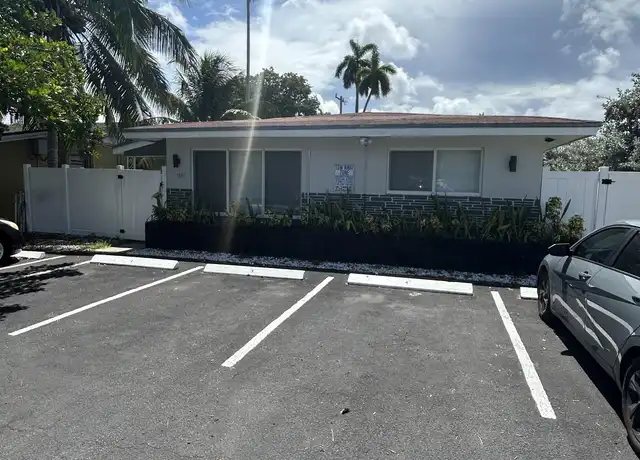 Property at 1037 NE 9th Ave #2, Fort Lauderdale, FL, 33304, 1 bed, 5 baths, [object Object]