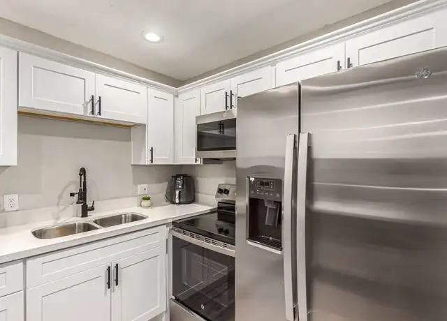 Property at 6337 E Avalon St, Mesa, AZ, 85205, 1 bed, 1 bath, [object Object]