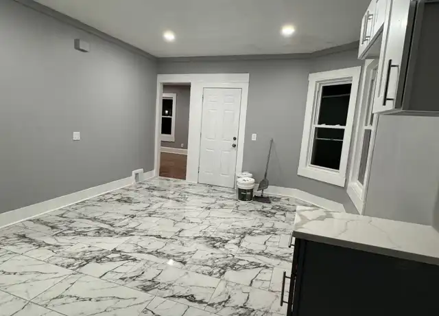 Property at 232 View St Unit 2, New Haven, CT, 06511, 3 beds, 1 bath, [object Object]
