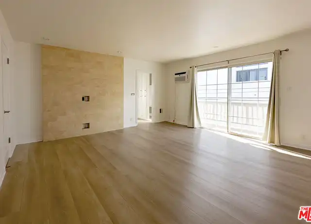Property at 1144 10th St #10, Santa Monica, CA, 90403, 1 bed, 1 bath, [object Object]
