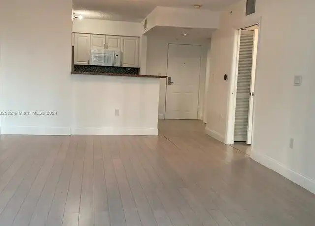 Property at 1155 Brickell Bay Dr #405, Miami, FL, 33131, 1 bed, 1 bath, [object Object]