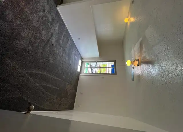 Property at 612 Morris St NE Unit 05, Albuquerque, NM, 87123, 1 bed, 1 bath, [object Object]