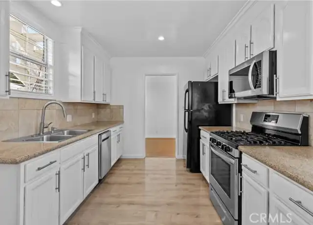 Property at 12753 Oxnard St, North Hollywood, CA, 91606, 2 beds, 1 bath, [object Object]