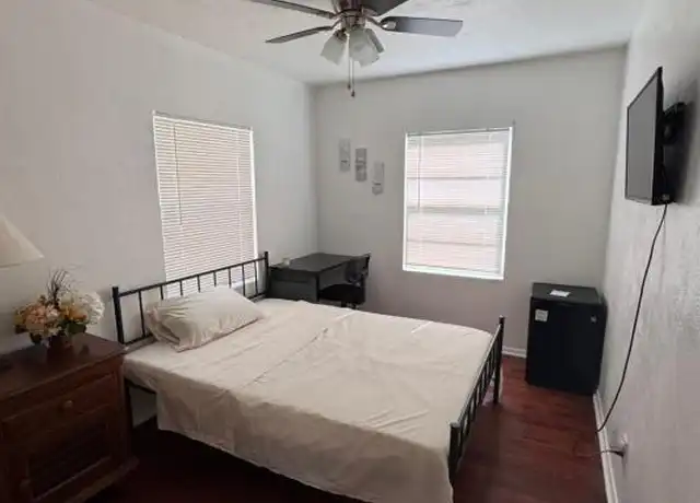 Property at 2701 Avenue T NW Unit 3, Winter Haven, FL, 33881, 1 bed, 1 bath, [object Object]
