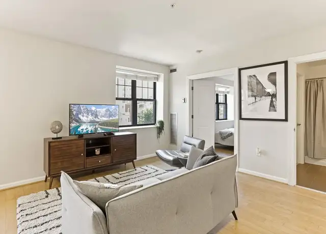 Photo of 1630 R St NW, Washington, DC 20009