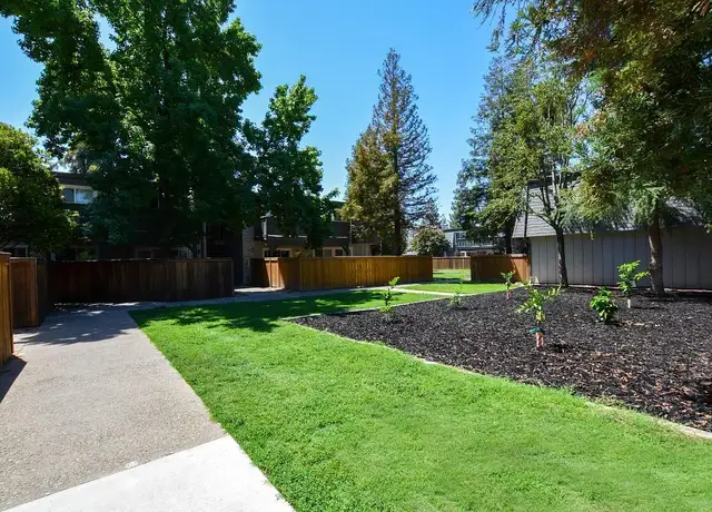 Photo of 1000 W Zeering Rd, Turlock, CA 95382