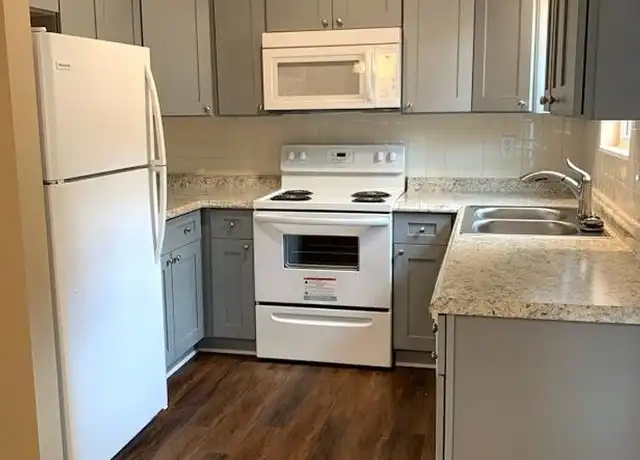 Property at 3622 NE Chouteau Trfy Unit 3624-B, Kansas City, MO, 64117, 2 beds, 2 baths, [object Object]