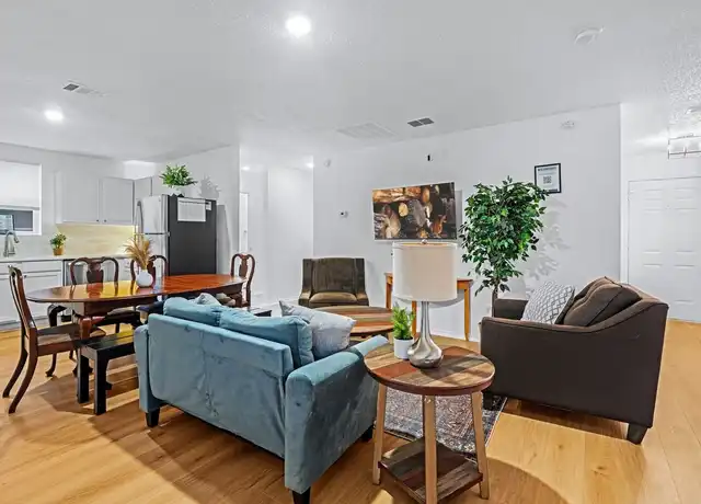 Property at 3049 Paint Brush Pl Unit 1D, Lancaster, TX, 75134, 6 beds, 2 baths, [object Object]