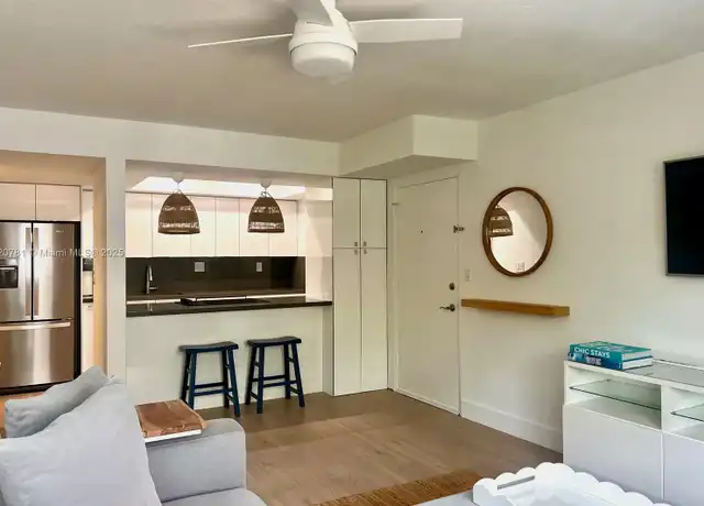 Property at 195 Sunrise Dr #8, Key Biscayne, FL, 33149, 1 bed, 1 bath, [object Object]