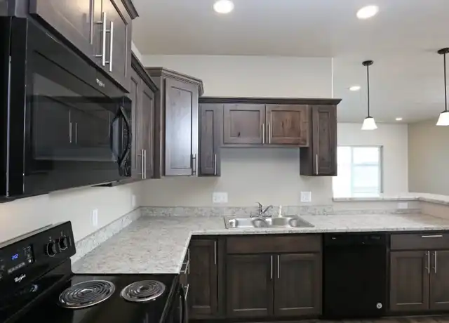 Property at Sunrise Creek Townhomes - 2609 E Sunburst Dr, Brandon, SD, 57005, 3-4 beds, 2.5-3.5 baths, [object Object]