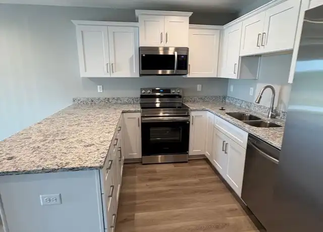 Property at 613 Fall Meadow Ln, Belton, MO, 64012, 3 beds, 2 baths, [object Object]