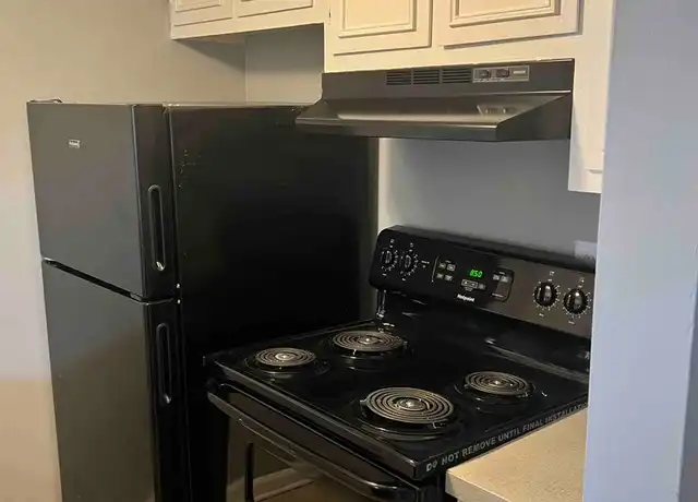 Property at 909 Slater St Unit 103, Valdosta, GA, 31601, 2 beds, 1 bath, [object Object]