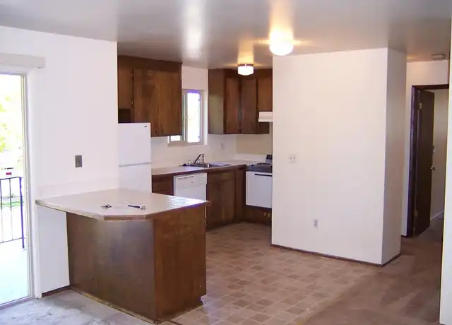Property at 3710 California Ave SW Unit 4, Seattle, WA, 98116, 2 beds, 1 bath, [object Object]