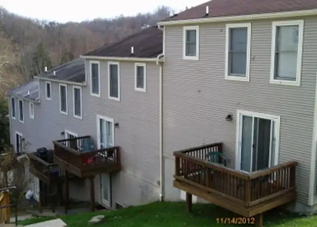 Property at 452 Stewart St Unit 4, Morgantown, WV, 26505, 3 beds, 1.5 baths, [object Object]