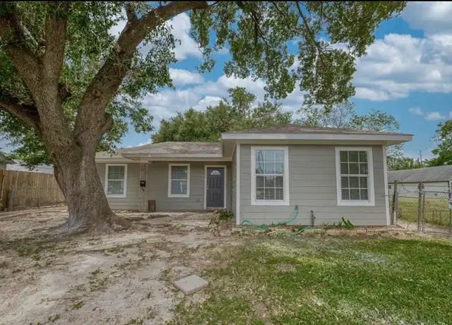 Property at 7229 Moline St, Houston, TX, 77087, 3 beds, 2 baths, [object Object]
