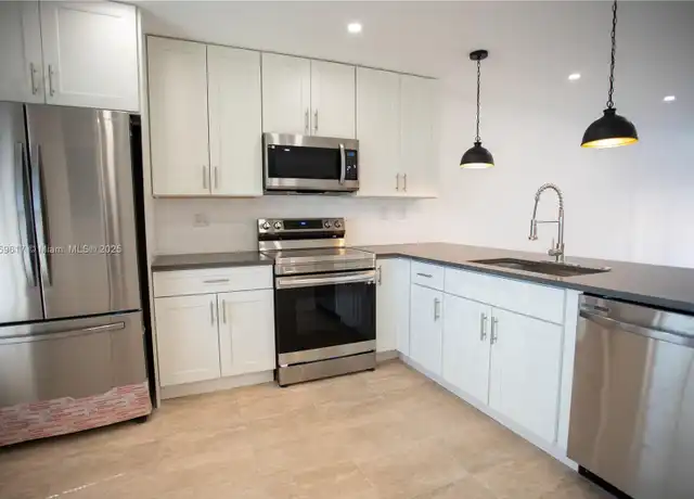 Property at 2615 SW 74th Ter, Davie, FL, 33314, 3 beds, 2 baths, [object Object]