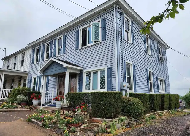 Property at 132 S Marietta St, Saint Clairsville, OH, 43950, 2 beds, 1 bath, [object Object]