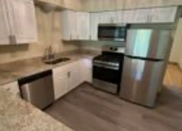 Property at 1160 E Singer Cir Unit 13, Milwaukee, WI, 53212, 2 beds, 1 bath, [object Object]