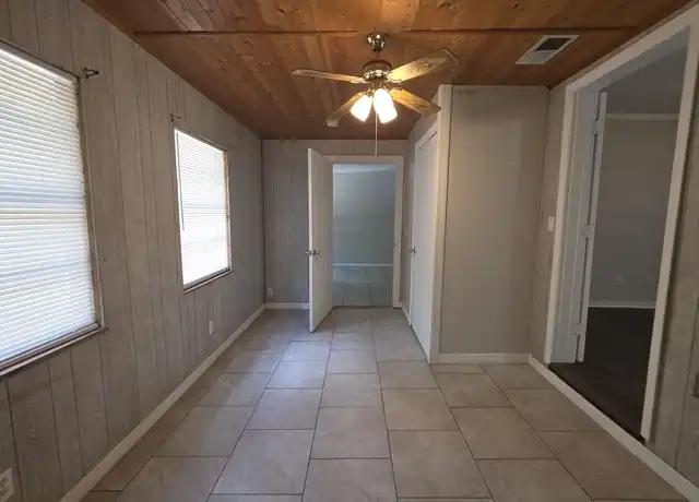 Property at 843 Grove Ave, Holly Hill, FL, 32117, 3 beds, 1.5 baths, [object Object]
