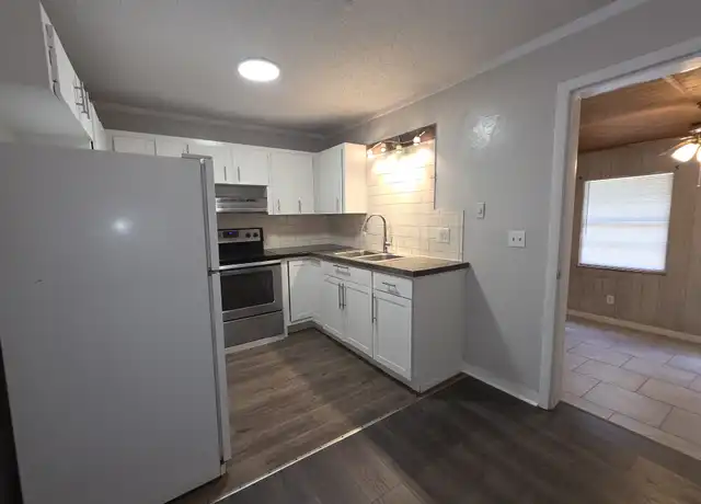 Property at 843 Grove Ave, Holly Hill, FL, 32117, 3 beds, 1.5 baths, [object Object]
