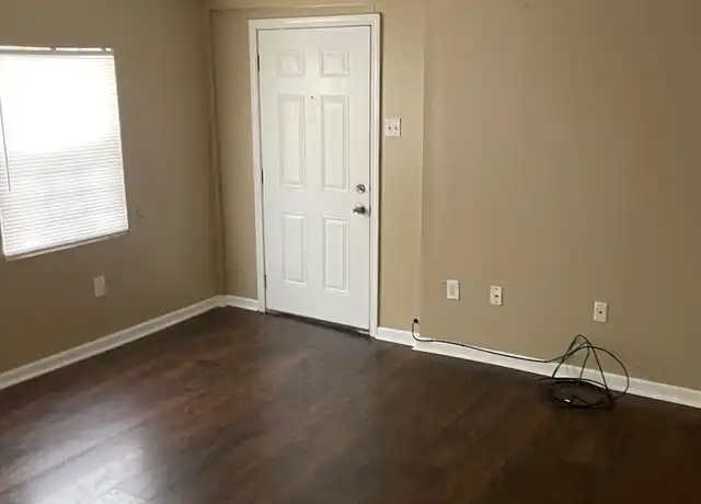 Property at 6001 Cameron Blvd Unit B, New Orleans, LA, 70122, 2 beds, 1 bath, [object Object]