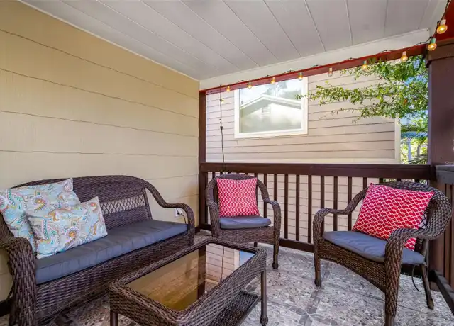Property at 826 11th Ave S Unit 1, St. Petersburg, FL, 33701, 2 beds, 1 bath, [object Object]