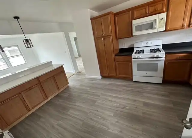 Property at 27 Vreeland St #2, Lodi, NJ, 07644, 3 beds, 2 baths, [object Object]