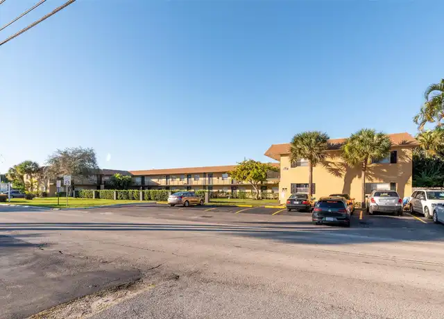 Property at 1401 NE 17th Ct Unit 112, Fort Lauderdale, FL, 33305, 2 beds, 1 bath, [object Object]