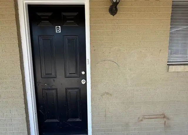 Property at 210 E Parkway Dr Unit B, Russellville, AR, 72801, 1 bed, 1 bath, [object Object]