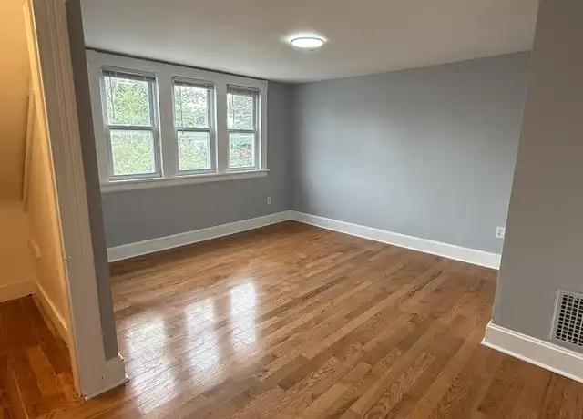 Property at 1936 Main St Unit 3, Stratford, CT, 06615, 3 beds, 1 bath, [object Object]