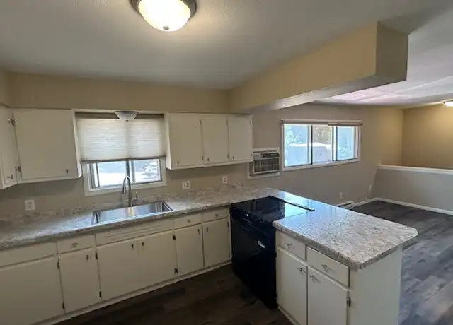 Property at 1114 N University Dr Unit 2, Fargo, ND, 58102, 2 beds, 1 bath, [object Object]