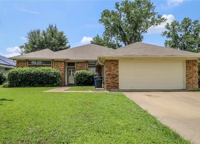 Property at 2305 Christopher Ln, Euless, TX, 76040, 4 beds, 2 baths, [object Object]
