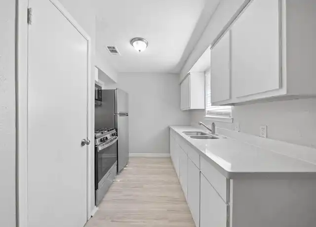 Property at 9951 Valley Mill Ct, Houston, TX, 77078, 1 bed, 1 bath, [object Object]