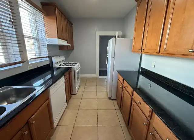 Property at 215 S 300 E #9, Salt Lake City, UT, 84111, 2 beds, 1 bath, [object Object]