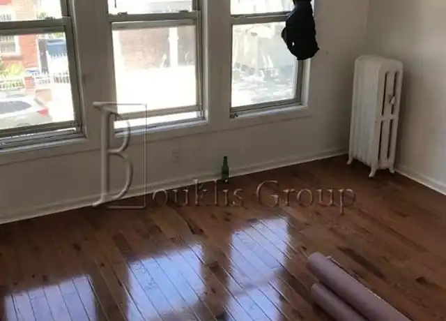 Property at 22-11 23rd St Unit 3, Queens, NY, 11105, 4 beds, 1 bath, [object Object]