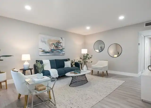 Property at 1350 NE 5th Ter Unit 1400 4, Fort Lauderdale, FL, 33304, 2 beds, 1 bath, [object Object]