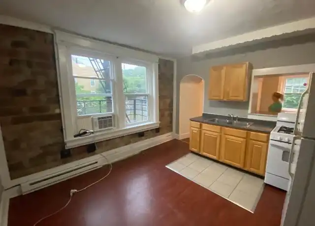 Property at 201 Emming St Unit 2, Cincinnati, OH, 45219, 1 bed, 1 bath, [object Object]