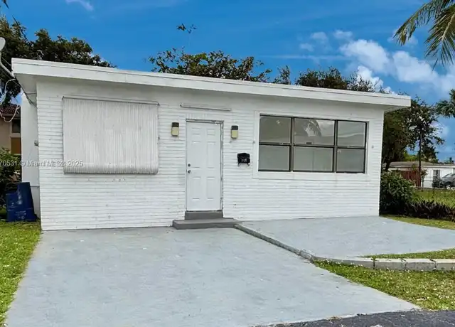 Property at 215 NE 2nd St, Hallandale Beach, FL, 33009, 1 bed, 1 bath, [object Object]