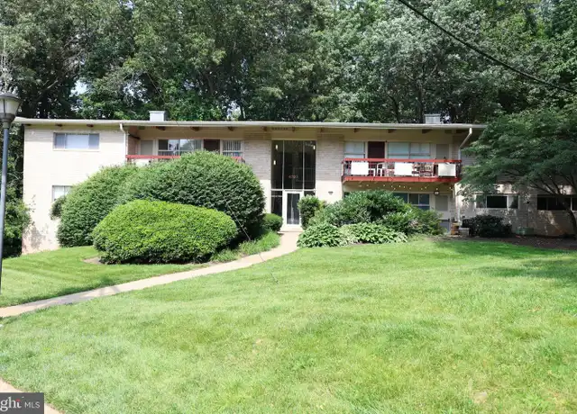 Property at 4325 Americana Dr #202, Annandale, VA, 22003, 3 beds, 1 bath, [object Object]