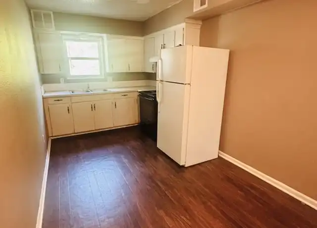 Property at 1413 W Maple Ave Unit 1413L, Independence, MO, 64050, 2 beds, 1 bath, [object Object]