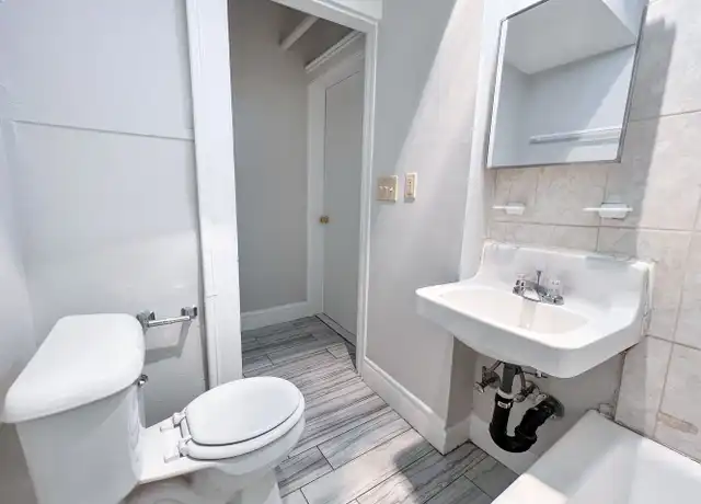 Property at 2 Douglas St Unit 3W, Hartford, CT, 06114, 2 beds, 1 bath, [object Object]