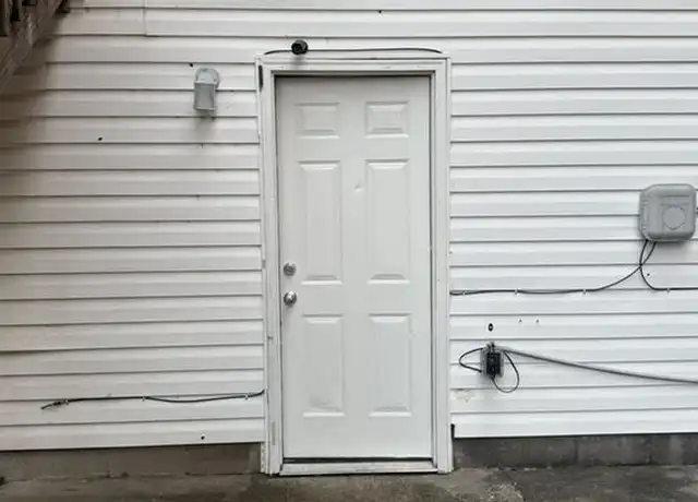 Property at 1612 W Market St Unit 1, Louisville, KY, 40203, 2 beds, 2 baths, [object Object]