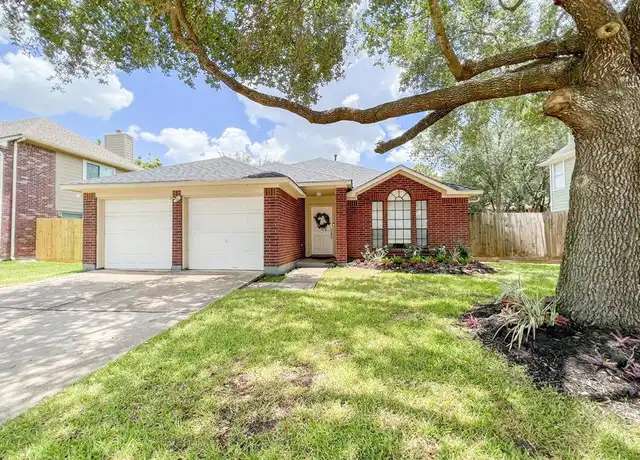 Property at 1035 Wentworth Dr, Pearland, TX, 77584, 3 beds, 2 baths, [object Object]