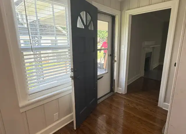 Property at 802 E Castle St, Murfreesboro, TN, 37130, 3 beds, 1 bath, [object Object]
