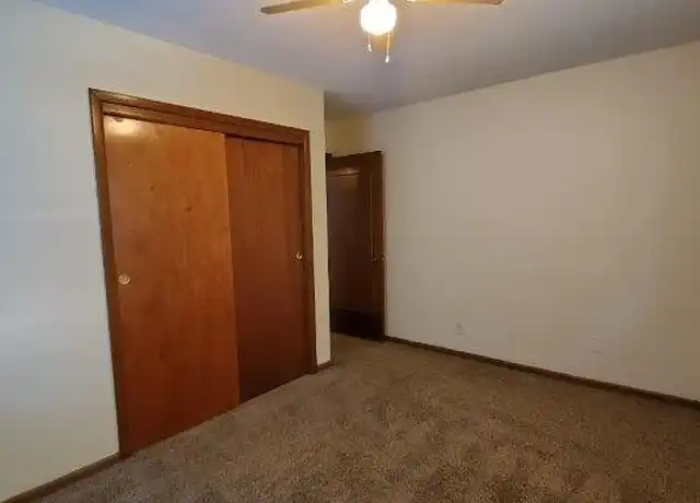 Property at JK Sully1075 - 1075 33rd St, Des Moines, IA, 50311, 2 beds, 1 bath, [object Object]