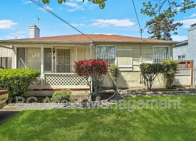 Property at 571 El Paseo Dr, Oakland, CA, 94603, 3 beds, 1 bath, [object Object]