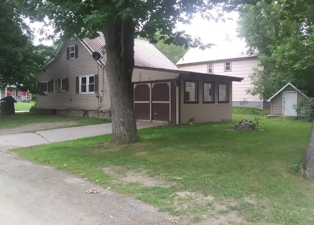 Property at 33 Perry St, Lincoln, ME, 04457, 2 beds, 1 bath, [object Object]