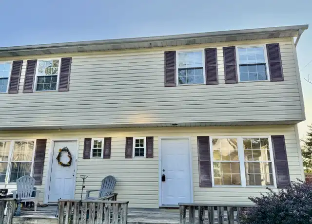 Property at 3 Frankie Ln Apt 4, Elkview, WV, 25071, 2 beds, 2.5 baths, [object Object]